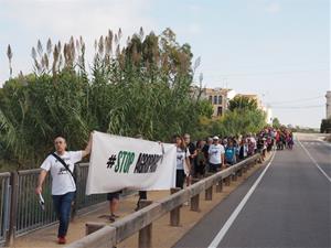 Unes 200 persones es mobilitzen contra de la implantació de l'Agroparc Ametller Origen a l'Alt Penedès. StopAgroparc 