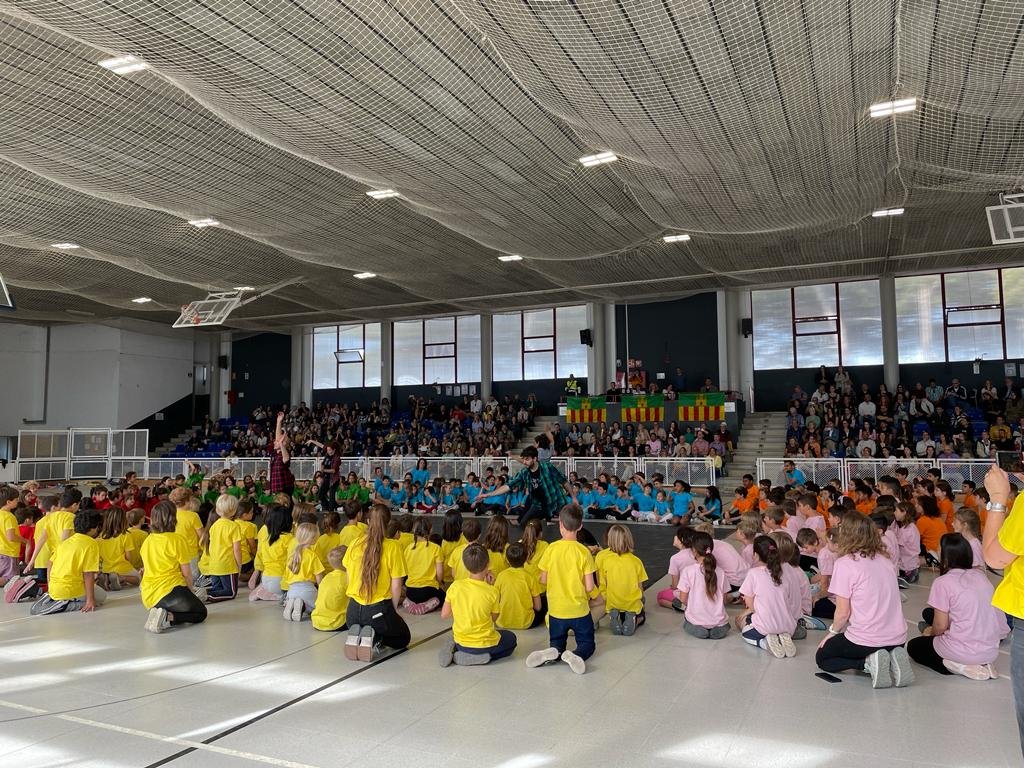 790 infants de les escoles del Garraf participen en la ballada conjunta “Dansara”. CC Garraf