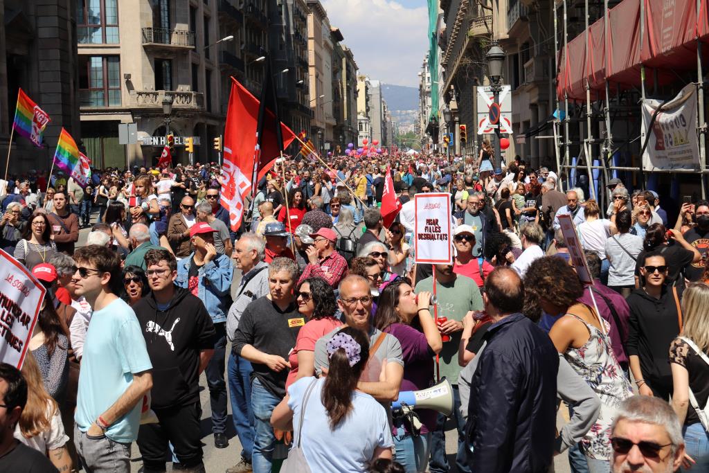 Els sindicats tornen al carrer en un 1 de maig marcat per la reivindicació salarial en plena escalada inflacionista. ACN