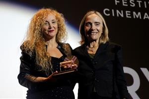 La directora de cinema Mary Lambert recull el Premi Màquina del Temps del Festival de Sitges. ACN