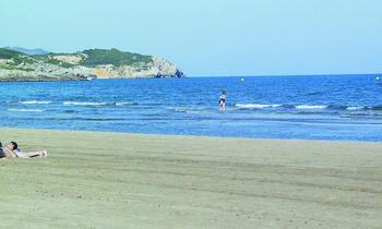 La platja del Far ha restablert la seva qualitat habitual. fdg/ carles castro