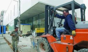 Les obres de construcció de la nova biblioteca Sant Joan. FdG | C. Castro.
