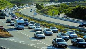 Autopista A-7 al seu pas per Vilafranca.  Foto: FdG / CARLES CASTRO