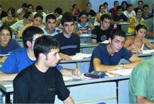 Una de les aules de la Universitat Politècnica on els alumnes es van examinar ahir al migdia.  Foto: BLAI MARSÉ.