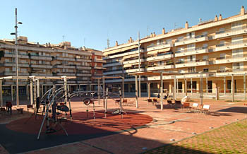 Finalitzen les obres de la plaça Charlie Rivel. fdg/c.castro