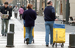 Correus obrira una nova oficina a la plaça de les casernes. fdg/c.castro