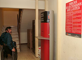 La majoria de jutjats de Vilanova no cumpleixen la normativa sobre barreres arquitectòniques. fdg/c.castro
