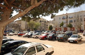 La plaça de les Casernes comença la seva transformació. fdg/ c. castro