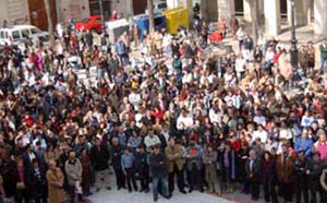 Més d'un miler de persones s'han concentrat per rebutjar  la violència. fdg/rita lamsdorff