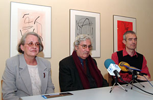 L'autor va ser present a la inauguració de l'exposició dels seus gravats al Museu Balaguer. fdg/carles castro