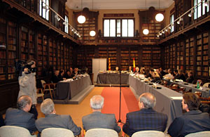 Imatge de la biblioteca Víctor Balaguer convertida aquests dos mesos i mig en un jutjat alternatiu. Foto: FdG/Carles Castro