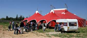Centre de Residència per a Companyies de Circ instalat a la Masia Cabanyes. foto/manolovik