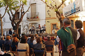 La plaça Lledoners va acollir el concert de commemoració dels 25 anys de l'Agrupació. fdg/rita lamsdorff