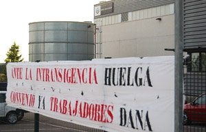 Signat el conveni ofert per l'empresa Dana. fdg/rita lamsdorff