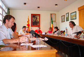 El govrn aprova el pressupost del 2004