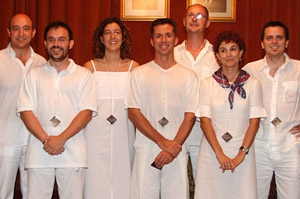 Els pabordes 2005 engegan la Festa Major buscant l'opinió dels vilanovins. fdg/ tere belmonte
