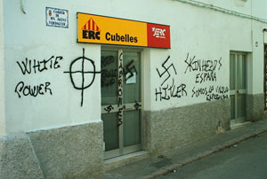 Aquest és l'estat de la façana de la seu local d'ERC a Cubelles