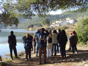 Els participants en la sortida van poder observar la fauna del Pantà de Foix
