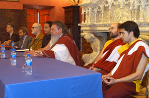 Els diferents representants religiosos van debatre sobre el món actual. fdg/rita lamsdorff