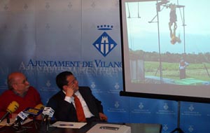 Bienve Moya i Joan Ignasi Elena a la presentació de la nova edició de Trapezi. fdg/carles castro