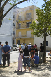 Els bombers van controlar l'incendi rapidament. fdg/carles castro