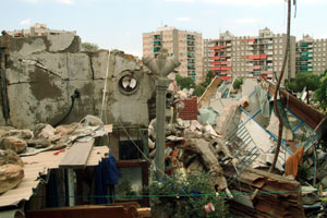 A la zona dels apartaments es podien trobar deixalles de tots tipus. fdg/c.castro