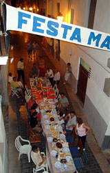 Els sopars a la fresca pels carrers de la Geltrú