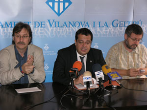Els membres de l'equip de govern van explicar el projecte desprès de la seva aprovació al ple