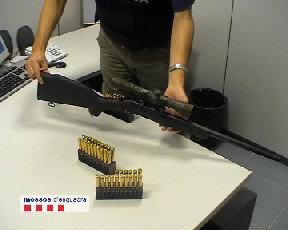 Els Mossos d'Esquadra han detingut quatre persones per un presumpte delicte de conspiració per a l'assassinat de l'alcalde de Torrelles de Foix.