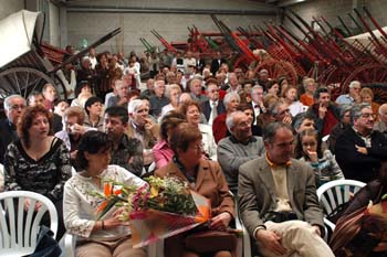 Molta gent no es va voler perdre l'inauguració de la nau. fdg/rita lamsdorff