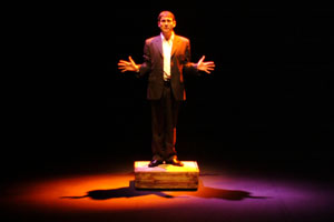 Sergi López, durant la representació de Non Solum al Teatre Principal de Vilanova.