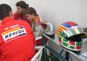 Roc Vives amb els seus enginyers