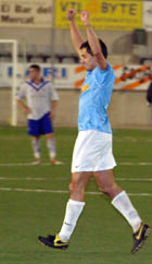 Santi Triguero autor del gol del CF. Vilanova a Cornella. fdg/miquel vall