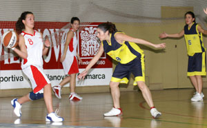 L'equip sènior femení torna a guanyar i es consolida als primers llocs de la classificació. fdg/ marcel fabra
