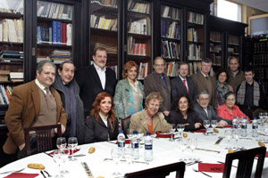 Foto de familia de la comissió organitzadora.