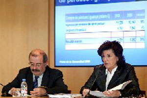 El secretari per a la Mobilitat, Manel Nadal, i la gerent de Ports de la Generalitat, Dolors Rodríguez.VD