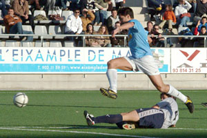 Santi Triguero autor d'un dels gols del Cf Vilanova. fdg/miquel vall
