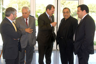 Rebuda dels politicis i representants empresarials de la comarca a Joaquím Nadal. fdg/ carles castro