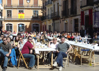Imatge dels assistents al dinar organitzat per la CUP.