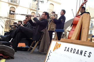 La plaça Llobregat de les Roquetes acollirà la ballada. fdg/ marcel fabra