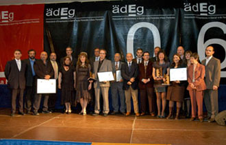 Foto de familia dels premiats a la Nit de l'Empresari. fdg/ rita lamsdorff