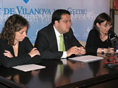 Joan Ignasi Elena, amb Míriam Espinàs i Lídia Garcia, aquest matí