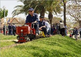 Tren inaugural de las jornadas de 2004. Foto: NCS.