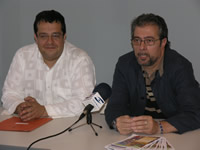 L'alcalde de Vilanova, Joan Ignasi Elena, i el regidor d'Afers Socials, Salut i Sanitat, Josep Maria Lahosa. Solblau