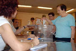 El 52,05% de ciutadans ha optat per no exercir el seu dret a vot. fdg/miquel vall