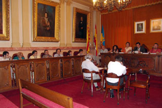 Una part dels regidors municipals, durant el ple de dilluns passat a Vilanova.