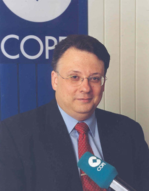 César Vidal es el encargado de la noche de la COPE.