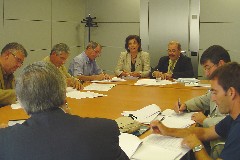 Al centre de la imatge, Josep Moja, Dolors Rodríguez (gerent de Ports de la Generalitat) i Manel Nadal.