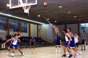 El CB Cubelles guanya al Claret per 56 - 38. fdg/marcel fabra