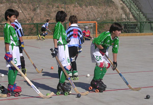 Els equips base del CP Vilanova ja han pogut vestir les noves samarretes